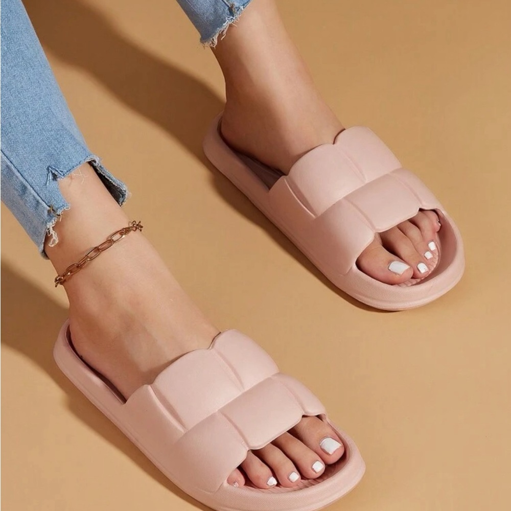 Plus Size Light Pink Slides - Picture 2 of 4